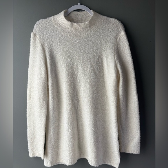 Calvin Klein Womens White/Cream Crewneck Sweater Medium Cozy Fluffy Fall - Picture 2 of 7